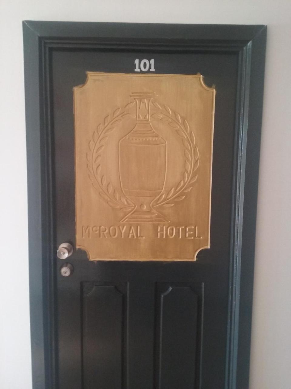 Mcroyal Hotel Маунт Хейгън Екстериор снимка