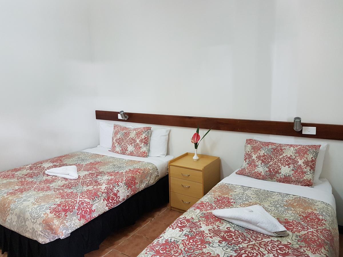 Mcroyal Hotel Маунт Хейгън Екстериор снимка