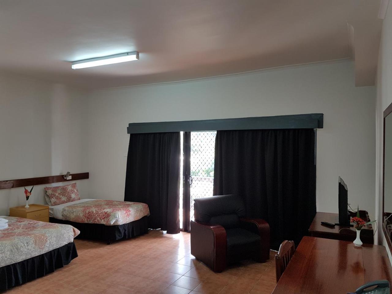 Mcroyal Hotel Маунт Хейгън Екстериор снимка