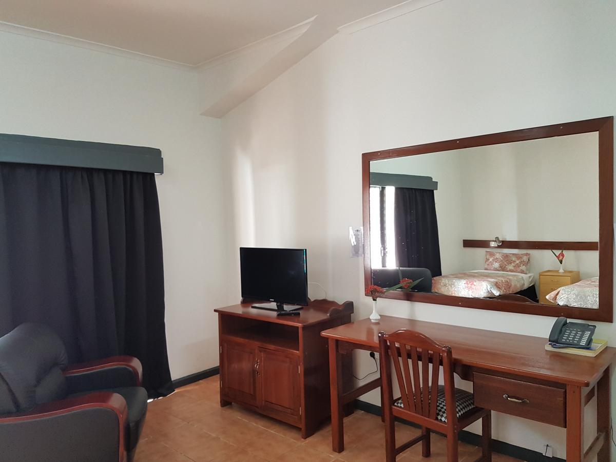 Mcroyal Hotel Маунт Хейгън Екстериор снимка